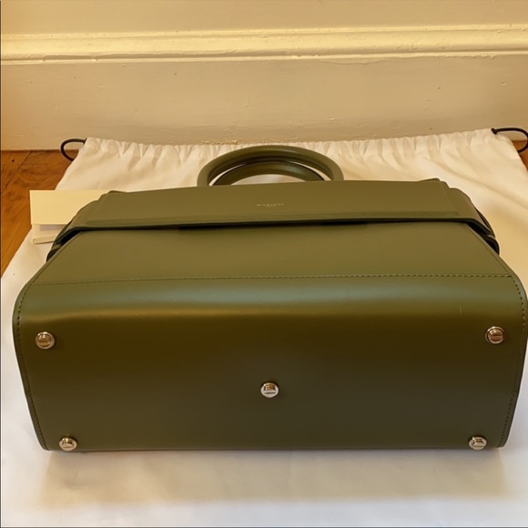 givenchy small khaki green horizon bag - Picture 7 of 12
